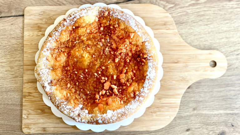 La «tarte neversoise» à la nougatine de Nevers créée par le Fournil Saint-Arigle / Photo par Koikispass