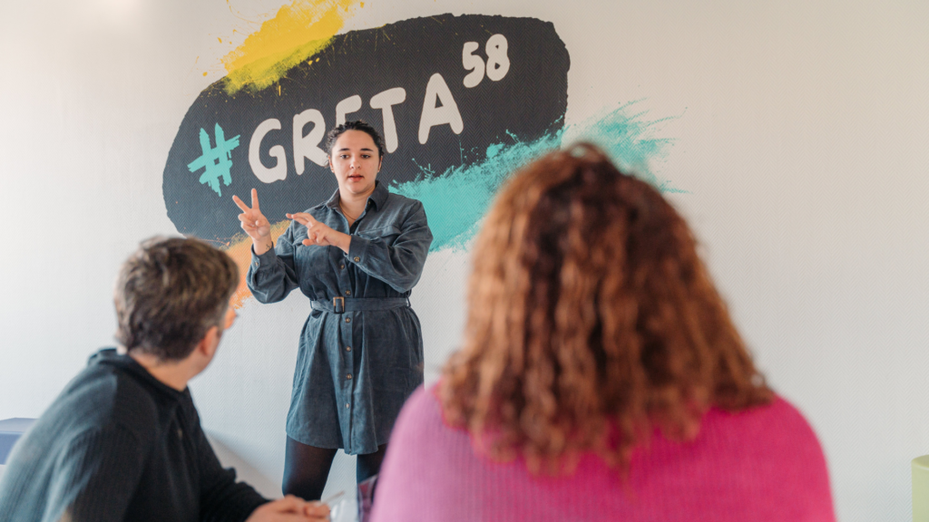 Le Greta à Nevers accueille des cours de langue des signes accessibles à tous un samedi sur deux / Photo par Romain Liger pour Koikispass