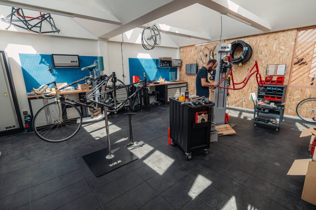 L'atelier Cycles up dans le 1 bis à Nevers / Photo par Romain Liger