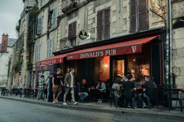 Le Donald's Pub, l'une des institutions neversoises depuis près de 50 ans / Photo par Romain Liger