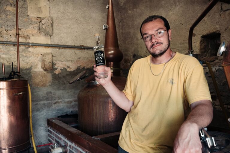 Vincent Robiche, le fondateur de The Parigny Hills Distillerie / Photo par Romain Liger pour Koikispass